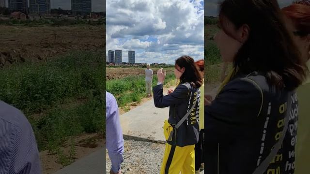 Здесь вся инфраструктура - близко. От ЖК Amundsen до ближайшей школы 10 минут пешком