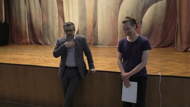 Вручение сертификата. Вадим Анатольевич Гусев