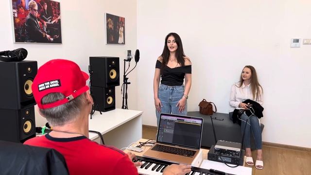 Очаровательная певица на прослушивании😍Поём на грузинском🇬🇪