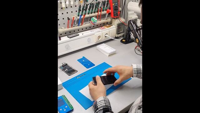 IPhone X замена дисплейного модуля с восстановление True Tone