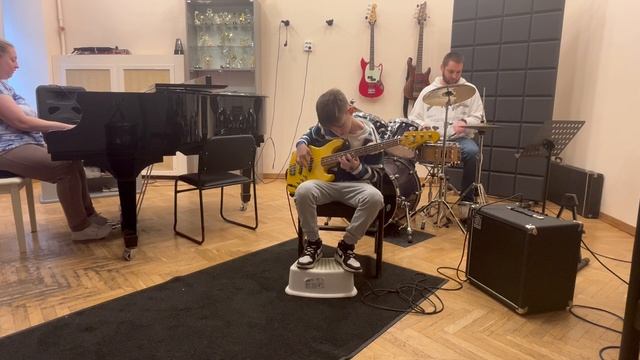 Емец Макар - Колыбельная медведицы