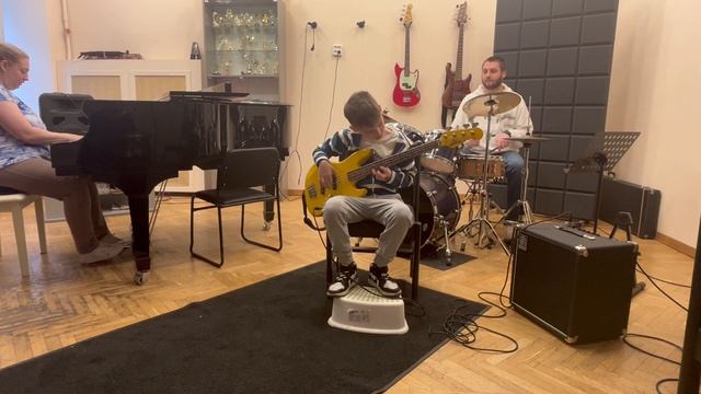 Емец Макар O.Pettiford-Blues In F