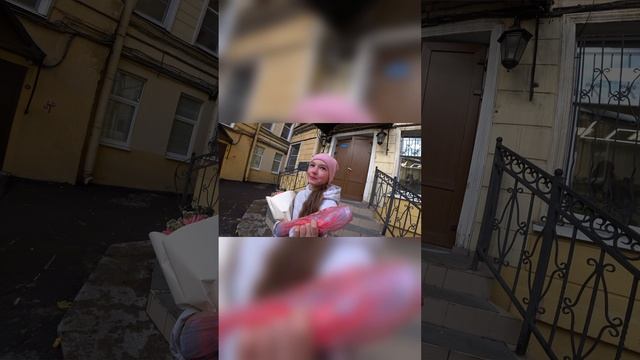 Брат родился и Лена плачет