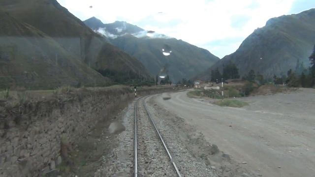 Перу, поездка на поезде из Мачу-Пикчу｜Агуас-Кальентес в Ольянтайтамбо｜Куско HD