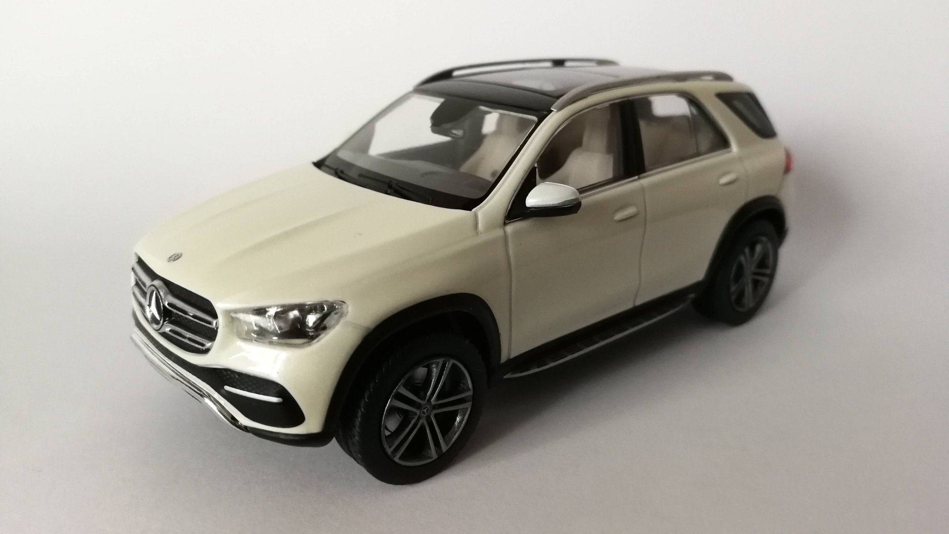 1/43 Mercedes Benz. №26 MB GLE-klasse (W167).