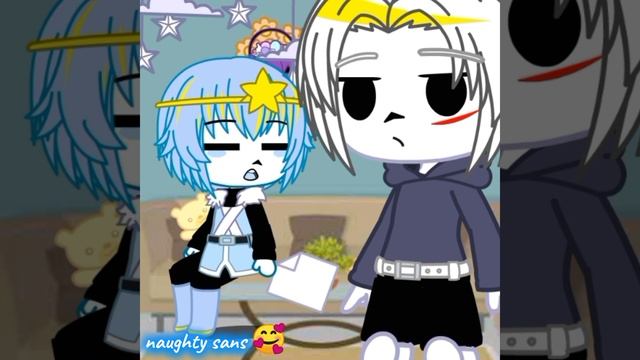 А почему на ней ботинок?