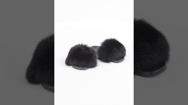 Тапочки с песцом.