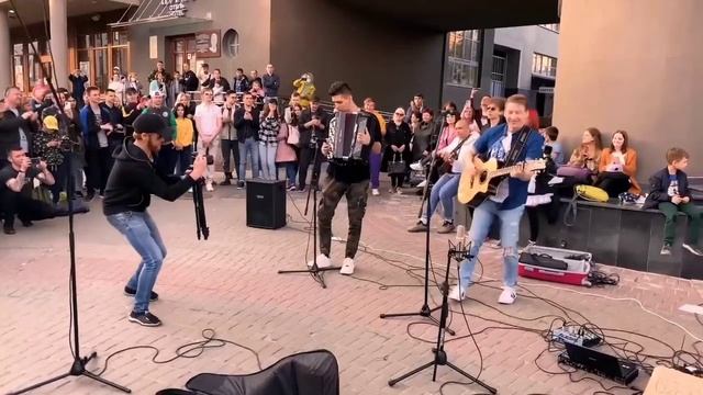 Король И Шут - лесник ( уличное выступление)