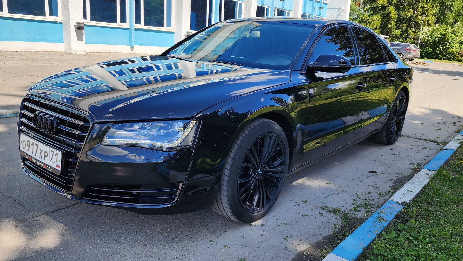 Audi A8 4.2 Quattro AT 2013 г.в.