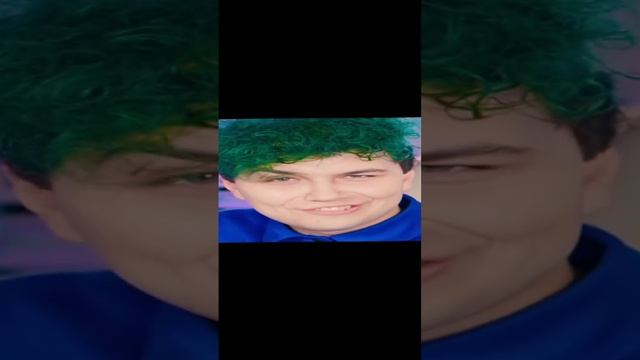 Первое видео, Мииилс замееееть и покажи пАлиночке Видео называються 1школьные истории 2,3симс 4шорд