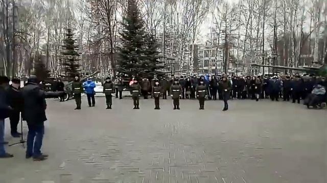 Возложение цветов к стеле Воинам интернационалистам