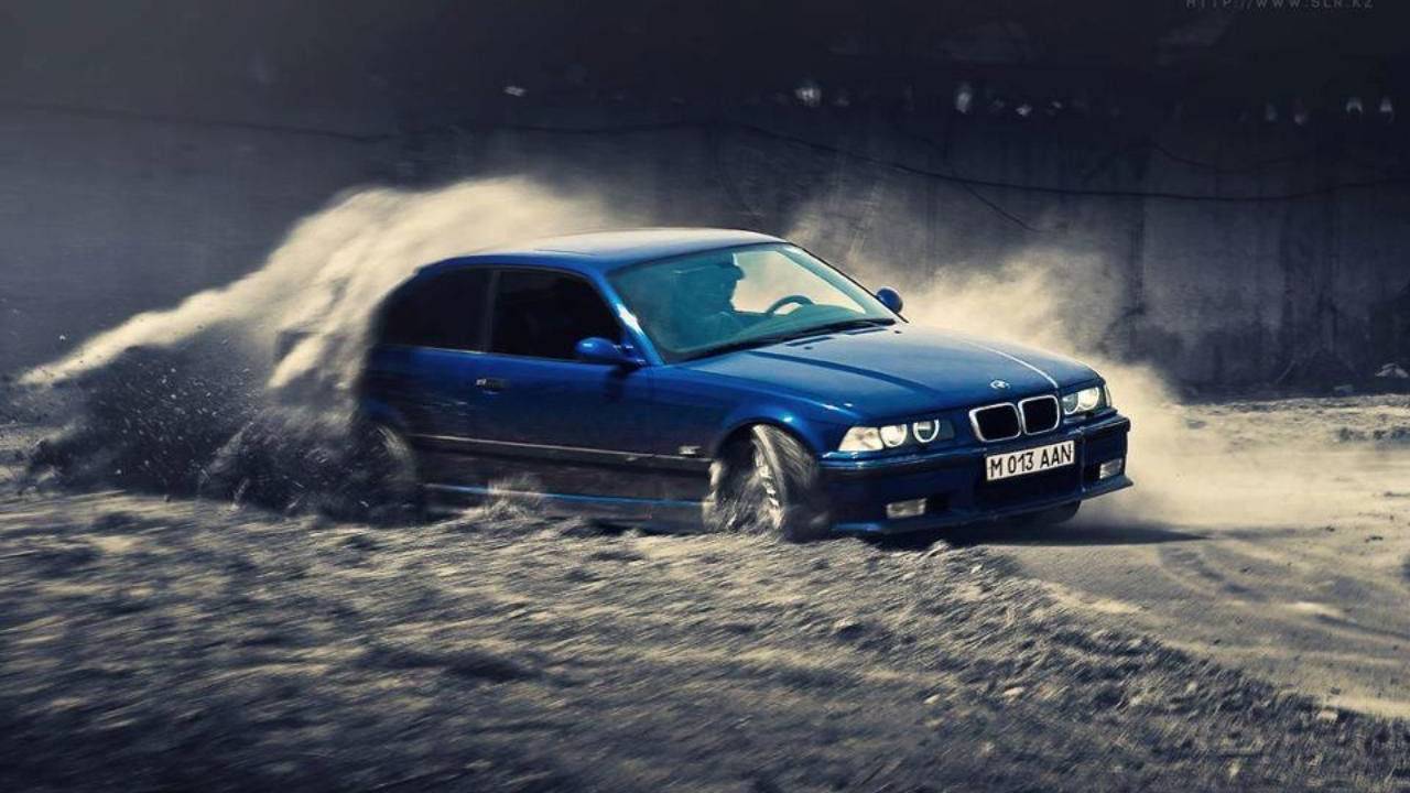 Дрифт на BMW в CAR X Racing Online