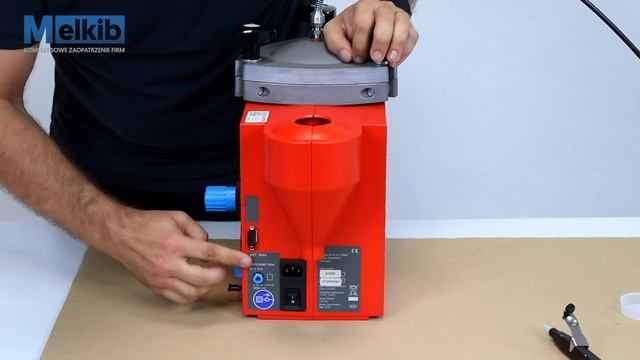 Zintegrowany system dozowania do klejów i past ze zbiornikiem 2l, do klejów błyskawicznych i innych