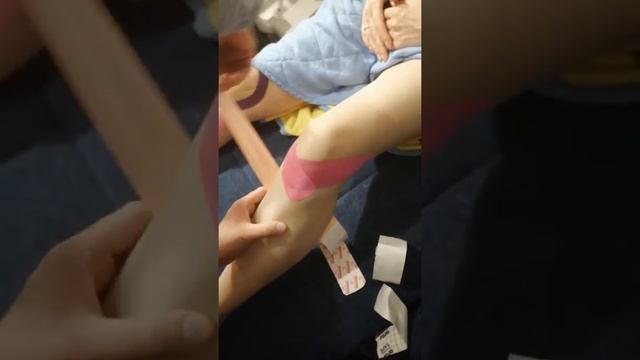 1 видео из цикла по тейпированию при проблемах с коленным суставом.