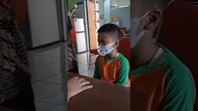Azlan 4 Tahun Imunisasi Polio Di Puskesmas