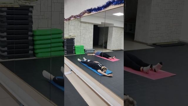 СТРОЙНЫЕ НОГИ. КОСЫЕ МЫШЦЫ ЖИВОТА. СКРУТКИ И ВЫТЯЖЕНИЯ