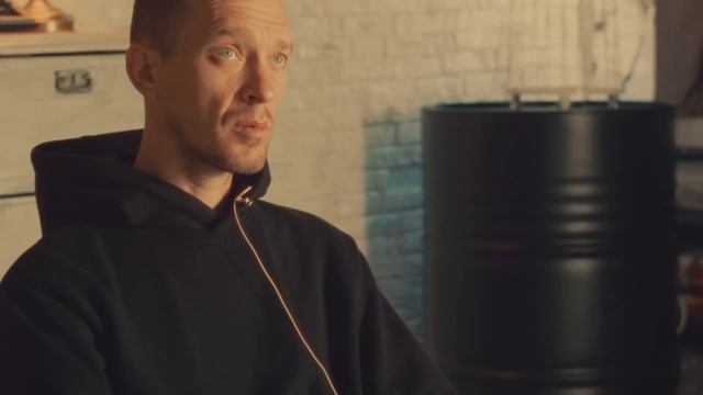 В поисках титанов - Евгений Алёхин(макулатура). Говорят, опасная профессия - писатель.