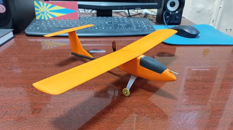 Самолётик на верёвочке