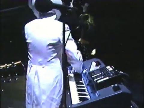 The Residents - Eva's Warning / The Coming Of The Crow (Live 1986)