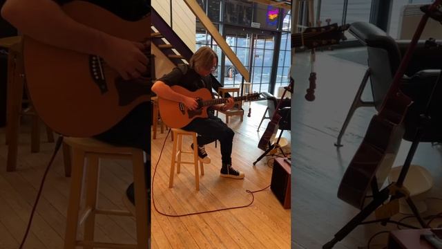 @timurvedernikov играет на нашей ML-Insight в Гитарной лавке. #milenamusic #guitar #гитара