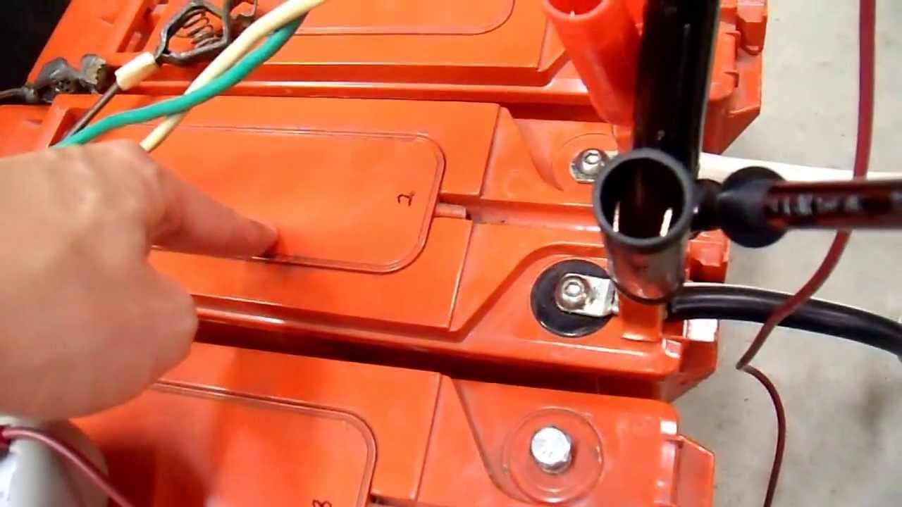 1000Ah Battery Bank Part4 - Equalizing And Reconditioning A Sulfated Battery