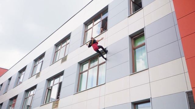 Спасение учеников из школы. Эвакуация на системах самоспас.