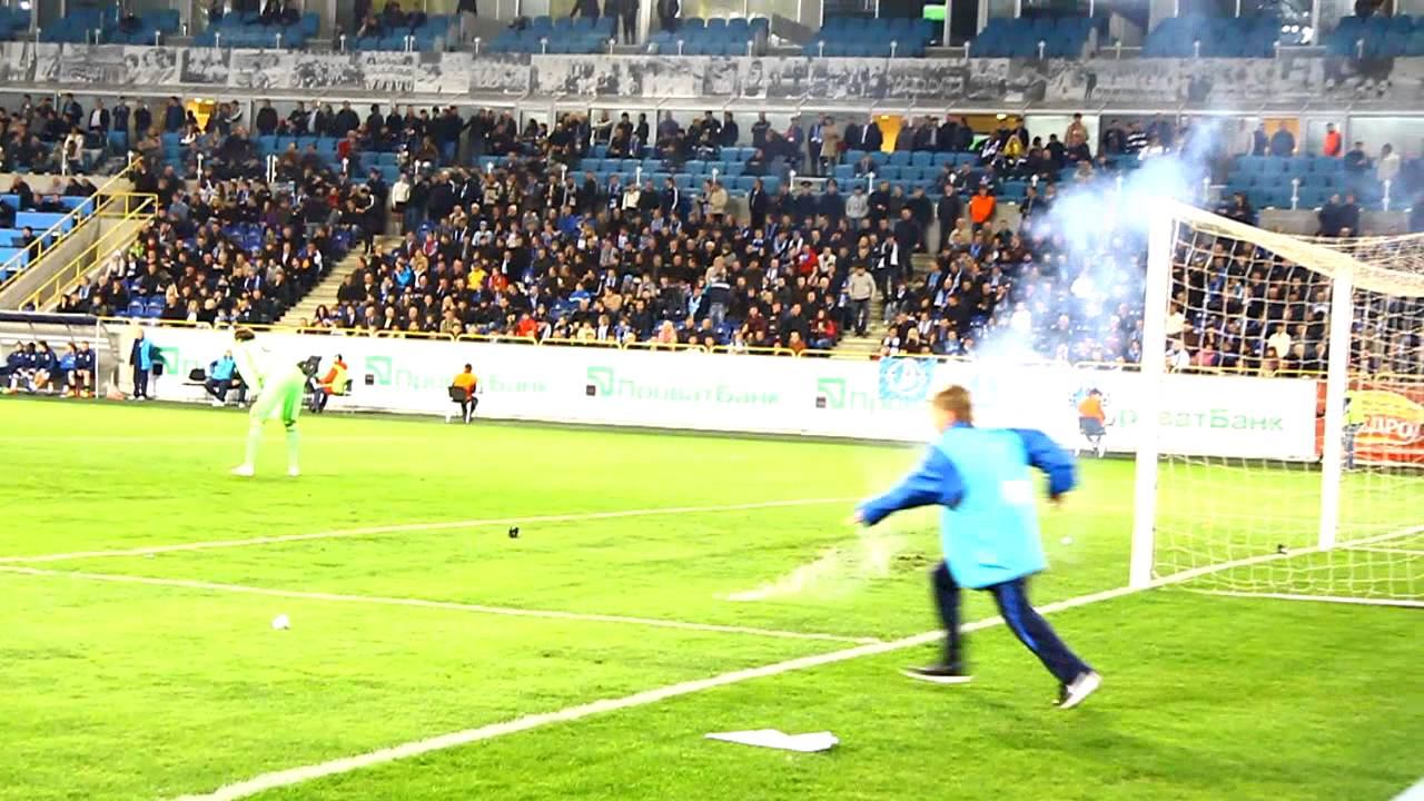 Трибуны на матче Днепр-Металлист