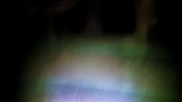 Ужас! Нашли песок на скамейке!