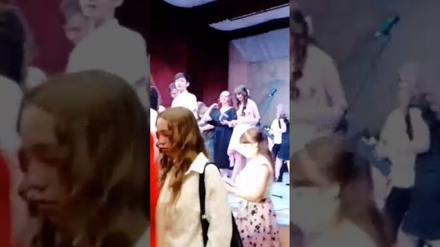 Сшила выпускное платье дочке