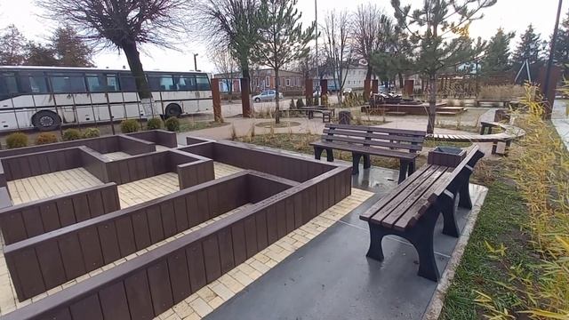 Скамья-лабиринт - первая в своем роде