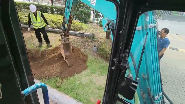 미니포크레인 공원 가로등 기초 이동 설치 Kobelco