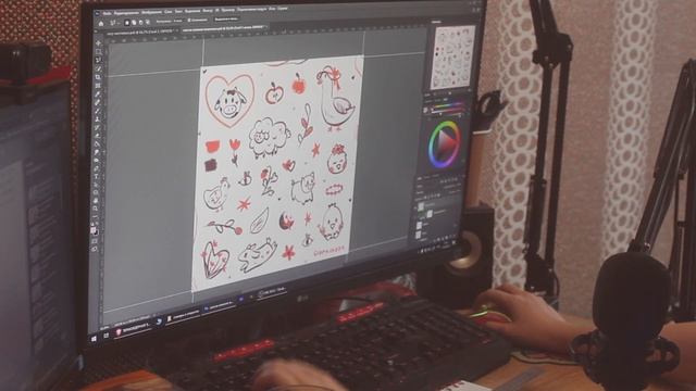 дневник мерчедела: отправляю мерч на печать, показываю личный дневник и собираю цветы для гербария