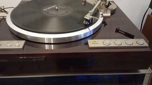 VICTOR QL-Y44F / John Lee Hooker 