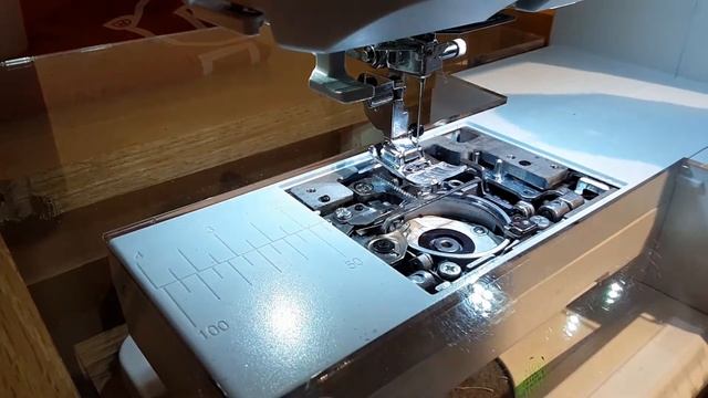 Janome Skyline S7/S9 - Cleaning And Oiling Bobbin Area