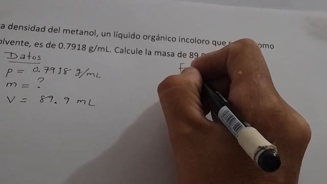 La Densidad Del Metanol, Un Líquido Orgánico Incoloro Que Se Usa Como Solvente, Es De 0.7918 G/mL..