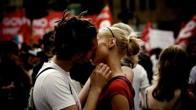 Музыка из рекламы. Классный голос. Люблю!