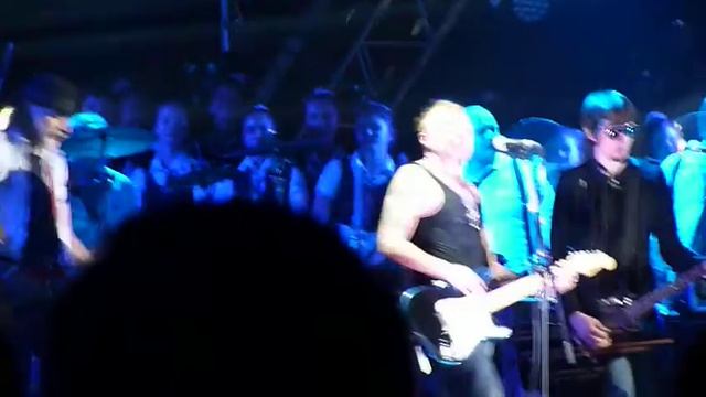 Гарик Сукачев и Неприкасаемые - Напои меня водой