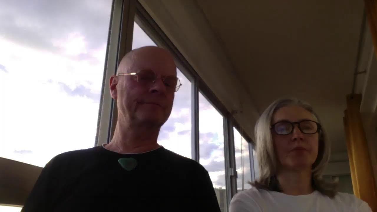 Ченелинг энергии космическим целителем Иб Фоеммель за мир