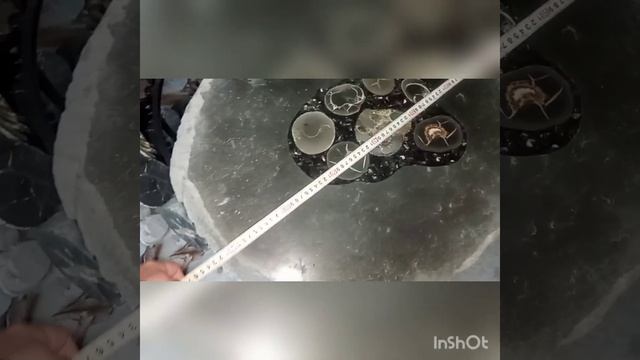 Журнальный столик из натурального камня с коварными ножками ручной работы.