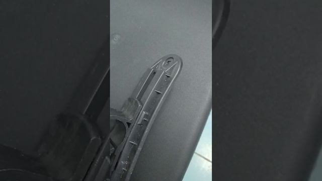 Крепление крыла пластиковое.mp4