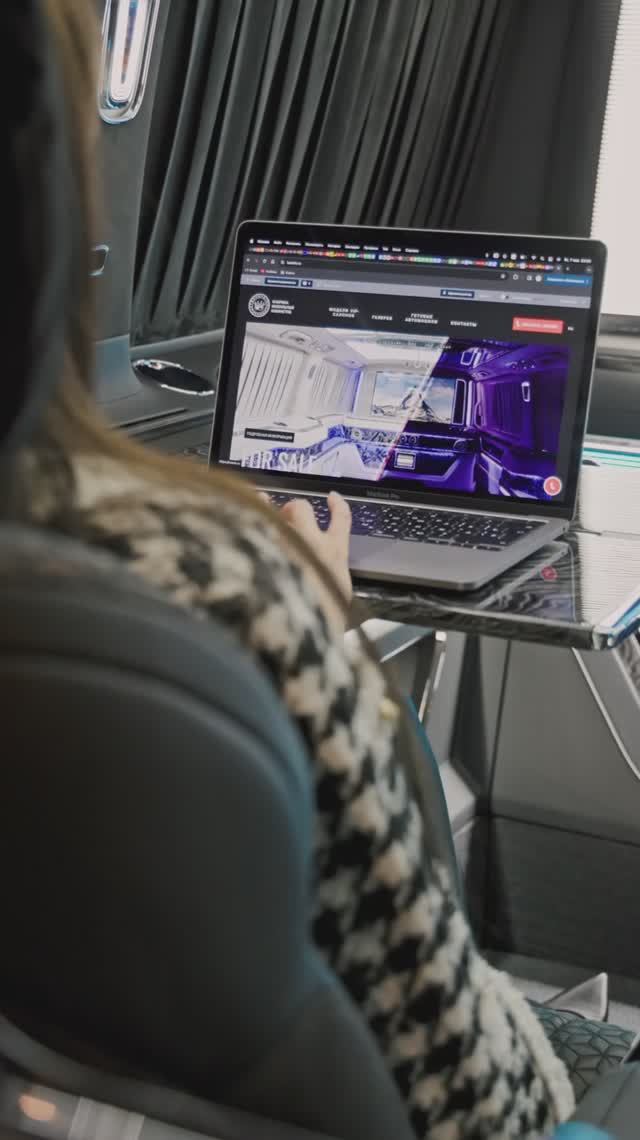 Большой стол в борту EV-196 #luxaria #mercedes #vclass #V300 #vvip #випавто #тюнинг #VIP #V300