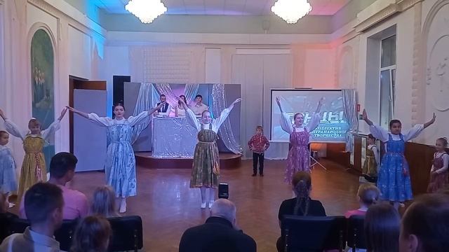 В цветочном саду