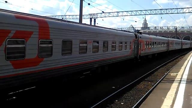 Поезд.. Ведёт чс2к-940