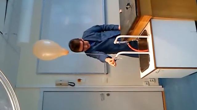 If You Don't Have A Candle On Your Birthday, Light Up A Hydrogen Balloon!