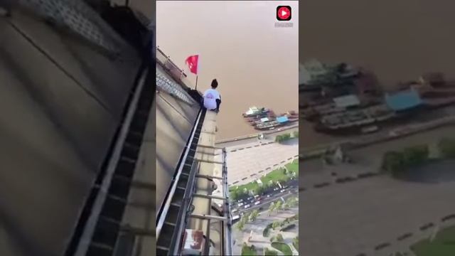 КАК ОН ЭТО ДЕЛАЕТ?!