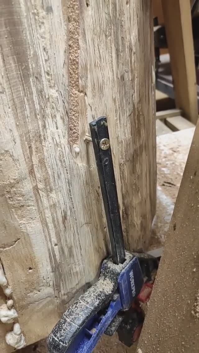 Как закрепить неудобную заготовку или зачем мне это отверстие на шине струбцины