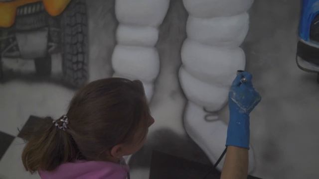 Bas-relief airbrushing #Барельеф, аэрограф #рисунок #настене #аэрография #michelin