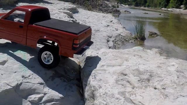 1:7 SCALE RC Dodge Ram 4x4 - REALISTIC SCALE WATER CROSSING ROCK CLIMBING ROCK OFF-ROAD