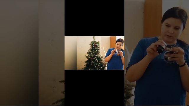 накручиваю гирлянду на ёлку