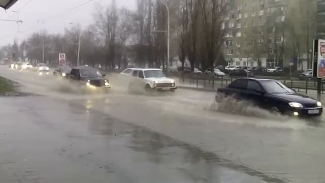 Волгодонск - заплыв на ул. Строителей после дождя